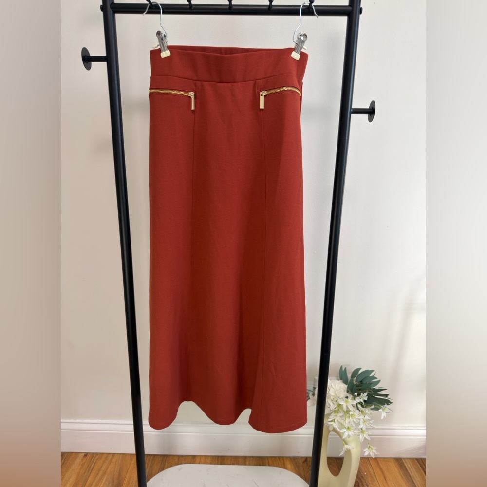 Messini Boutique Style Minimalist Rust Midi Skirt | Gold Zipper Detail | Size M